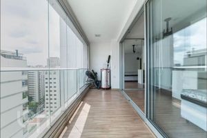 Image 8 - 884979