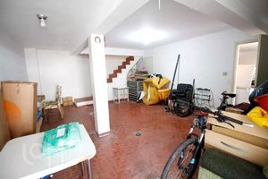 Image 34 - 884990