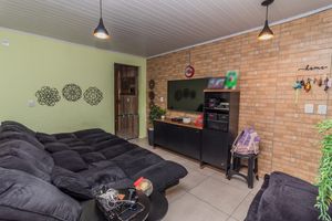 Image 4 - 885001