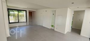 Image 3 - 885008