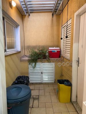 Image 15 - 885014