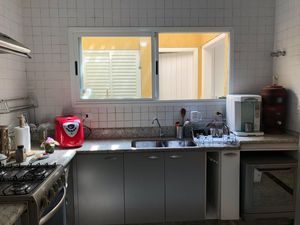 Image 29 - 885014