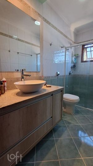 Image 13 - 885015
