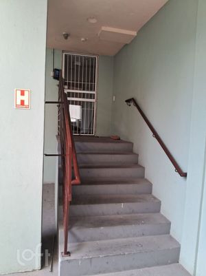 Image 9 - 885018