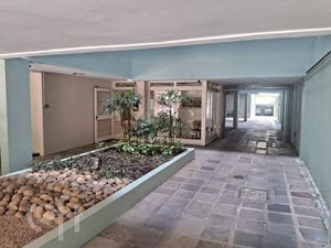 Image 6 - 885018