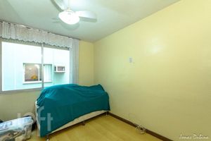 Image 8 - 885018