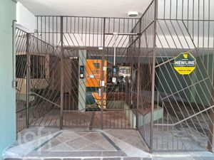 Image 1 - 885018
