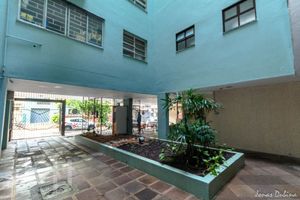 Image 17 - 885018