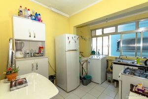 Image 4 - 885018
