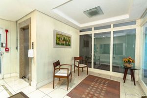 Image 16 - 885018