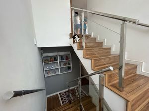 Image 19 - 885026
