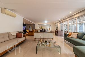 Image 1 - 885027