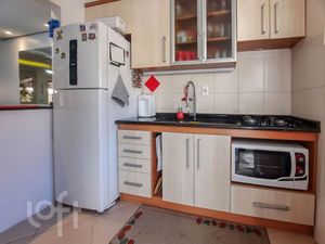 Image 7 - 885028