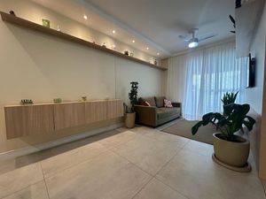 Image 1 - 885029