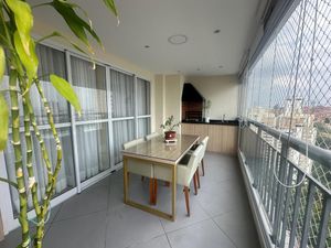 Image 11 - 885029
