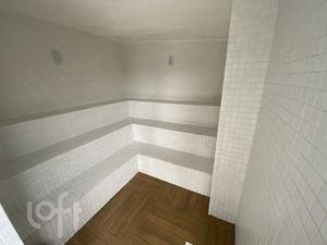 Image 32 - 885035