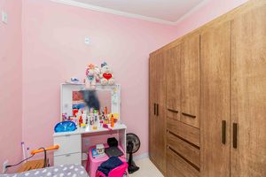 Image 10 - 885037