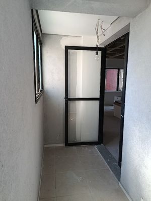 Image 9 - 885040