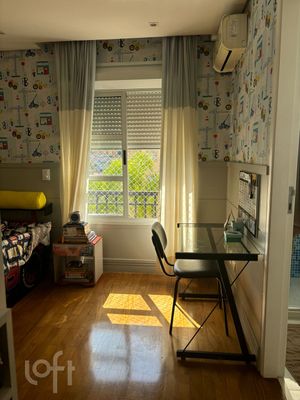 Image 19 - 885052