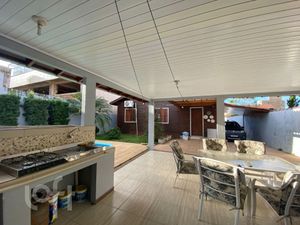 Image 6 - 885054