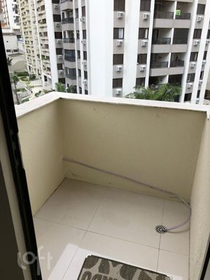 Image 7 - 885059