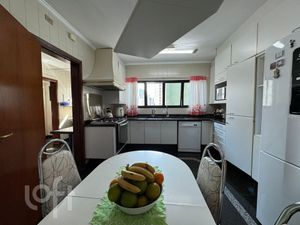 Image 9 - 885060