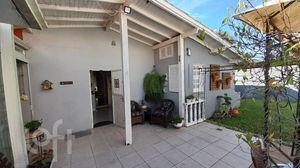 Image 25 - 885063