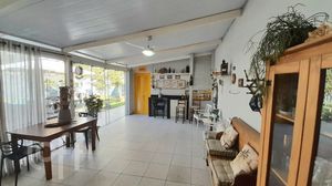 Image 22 - 885063