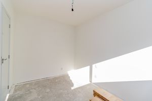 Image 6 - 885065