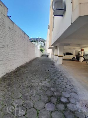 Image 16 - 885071