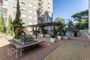 Image 21 - 885072