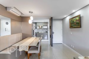 Image 7 - 885072