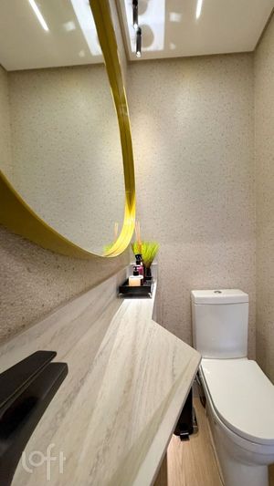 Image 27 - 885081