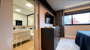 Image 6 - 885081