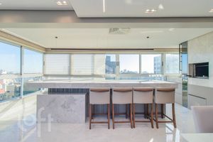Image 11 - 885096
