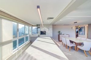Image 14 - 885096