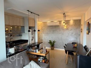 Image 18 - 885107