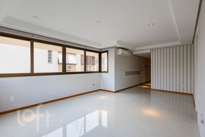 Image 3 - 885112