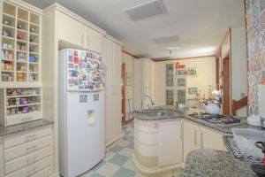 Image 12 - 885117