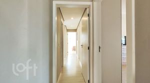 Image 10 - 885121