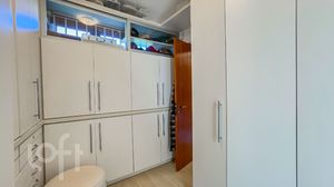 Image 21 - 885123