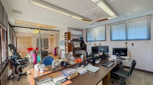 Image 29 - 885123