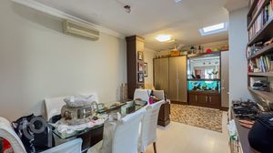 Image 10 - 885123