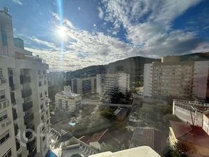 Image 19 - 885125