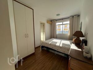Image 18 - 885125