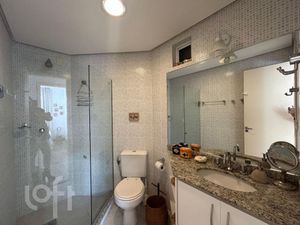 Image 21 - 885125
