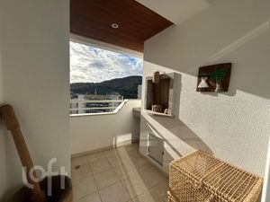 Image 10 - 885125
