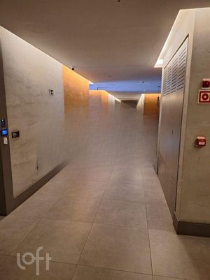 Image 10 - 885126
