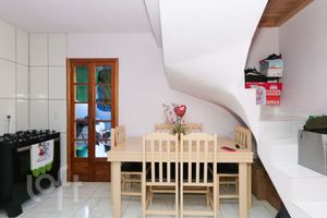 Image 6 - 885128