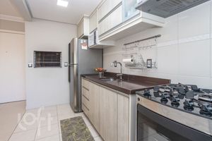 Image 6 - 885129